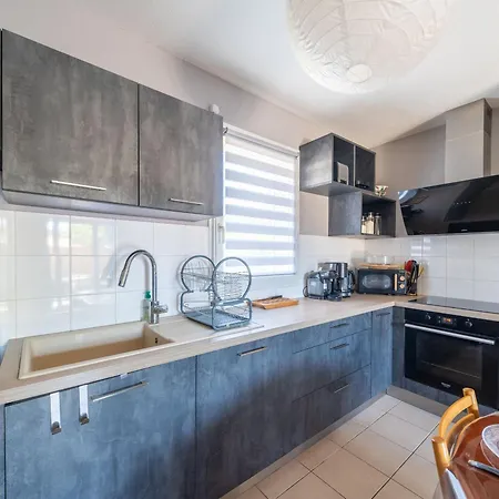Holiday home Maison Proche Centre - 6 Pers. - Fr-1-319-638 *